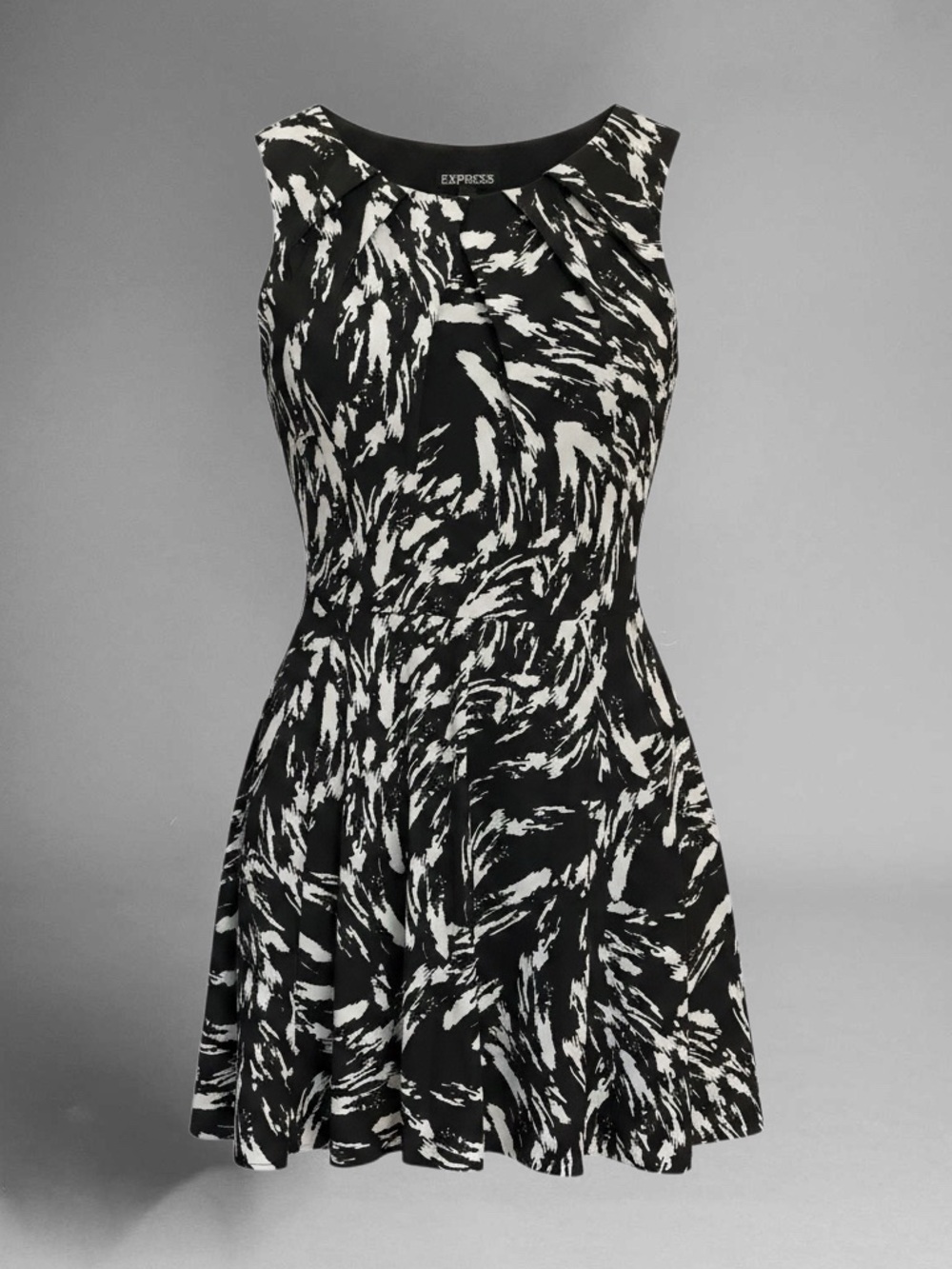 Express Black and White Printed Sleeveless Fit Flare Dress